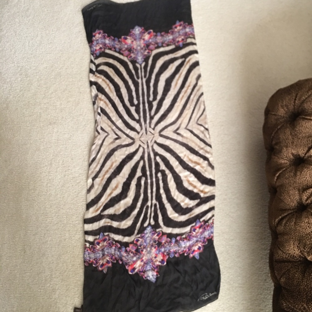 Roberto Cavalli Scarf - Picture 5 of 5